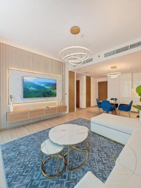Palace residences Creek view